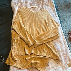 American Eagle long sleeve legging tee